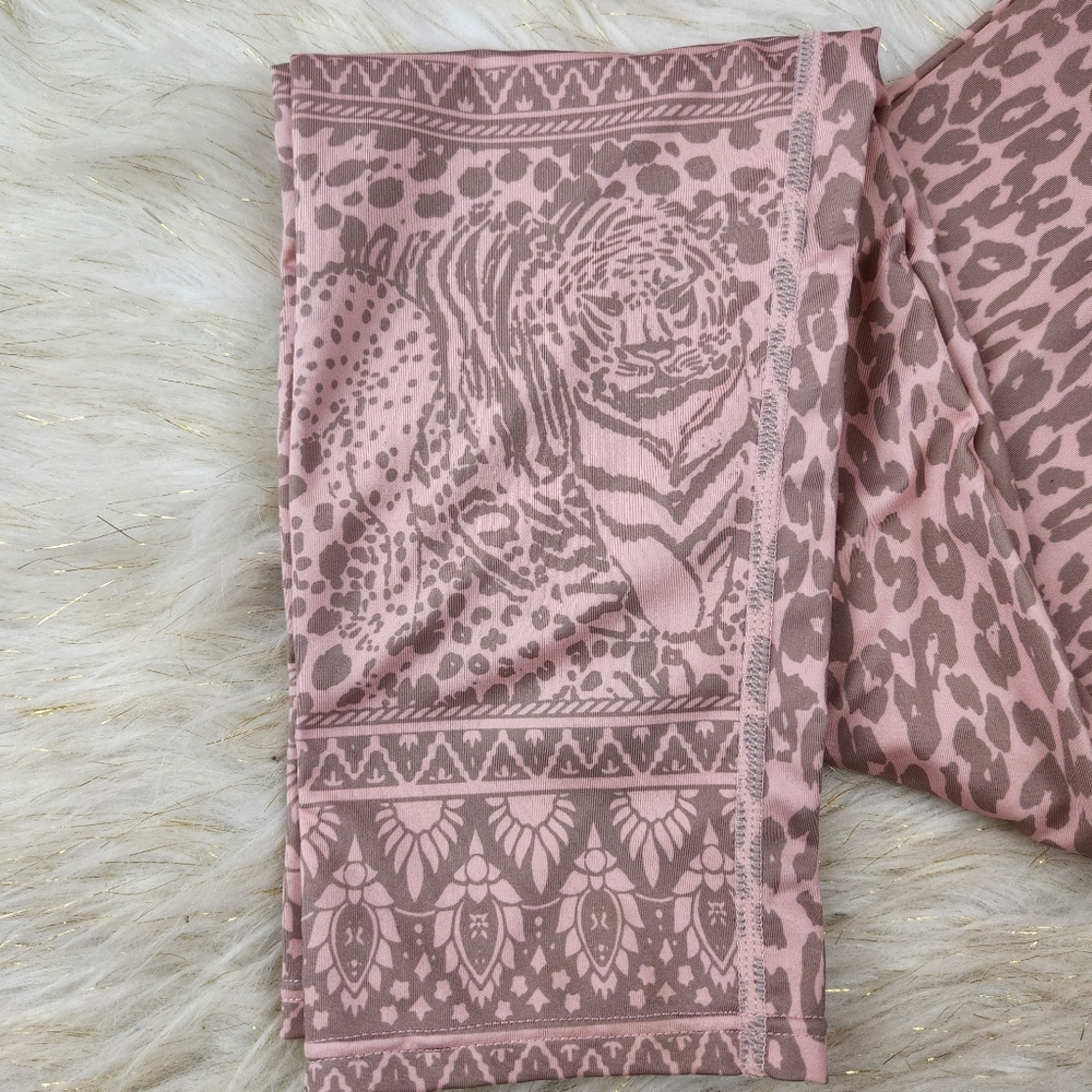 Spell and The Gypsy Wild Thing Leopard Print Leggings - Picture 4 of 7
